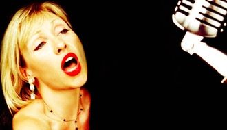 Tina May celebrates the legend of Edith Piaf