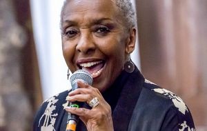 Elaine Delmar sings Porter & Gershwin